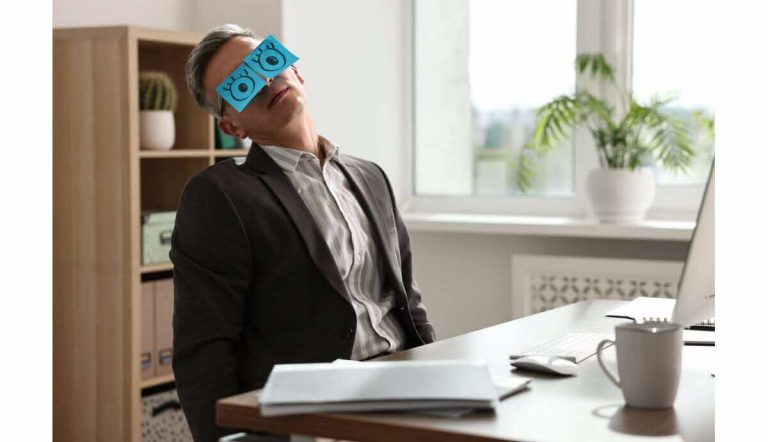 découvrez comment une sieste au bureau peut booster votre énergie et améliorer votre productivité tout au long de la journée.